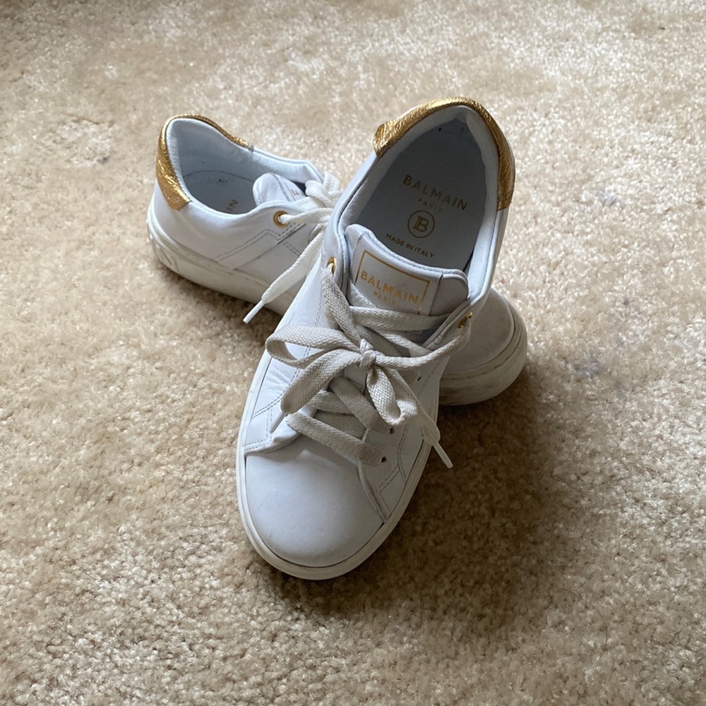 Balmain white low top sneaker size 35 kids